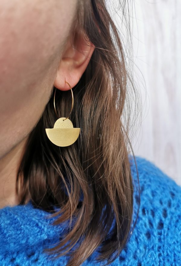 Créoles_luna_doré_plaqué_or_recyclé_portée Créoles LUNA