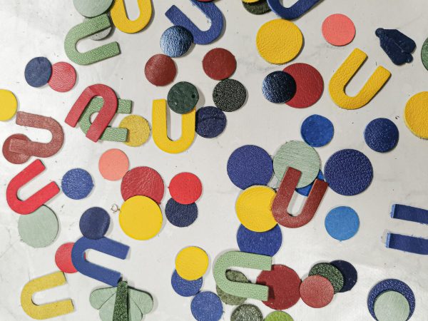 Éléments colorés cuir