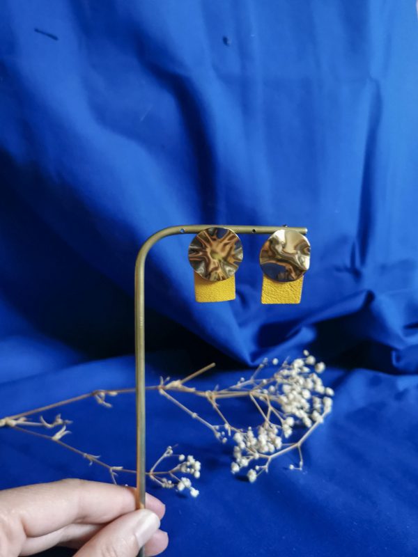 Boucles d'oreilles modulables en laiton doré à l'or fin et en cuir_Myosa_11 Boucles d'oreilles modulables en laiton doré à l'or fin et en cuir - Myosa