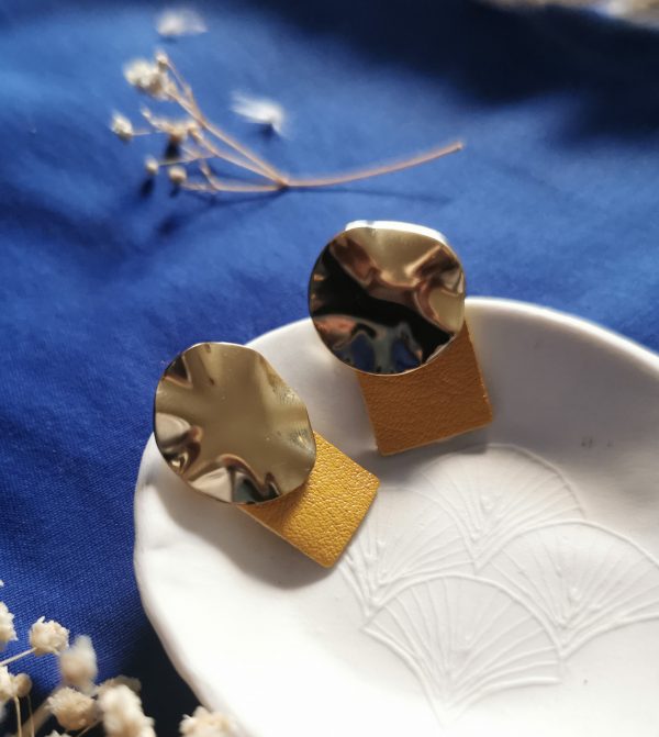 Boucles d'oreilles modulables en laiton doré à l'or fin et en cuir_Myosa_12 Boucles d'oreilles modulables en laiton doré à l'or fin et en cuir - Myosa