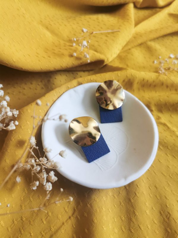 Boucles d'oreilles modulables en laiton doré à l'or fin et en cuir_Myosa_7 Boucles d'oreilles modulables en laiton doré à l'or fin et en cuir - Myosa