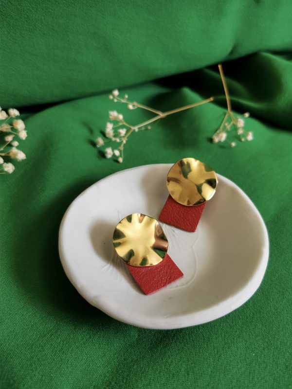 Boucles d'oreilles modulables en laiton doré à l'or fin et en cuir_Myosa_9 Boucles d'oreilles modulables en laiton doré à l'or fin et en cuir - Myosa