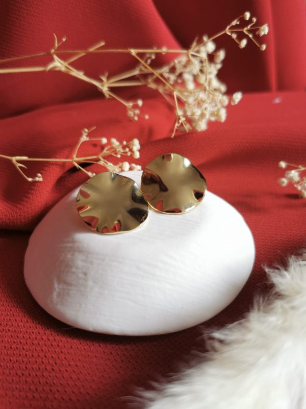 Boucles d'oreilles rondes dorées en laiton et or recyclé_Myosotis_1 Boucles d'oreilles rondes dorées en laiton et or recyclé - Myosotis