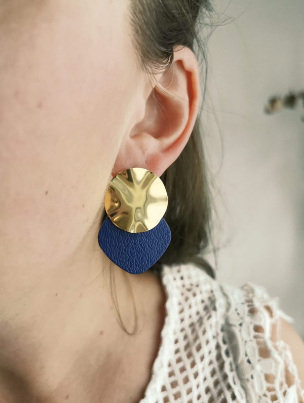 Boucles d'oreilles rondes, modulables_laiton doré à l'or fin et en cuir_Myosi_2 Boucles d'oreilles rondes, modulables en laiton doré à l'or fin et en cuir - Myosi