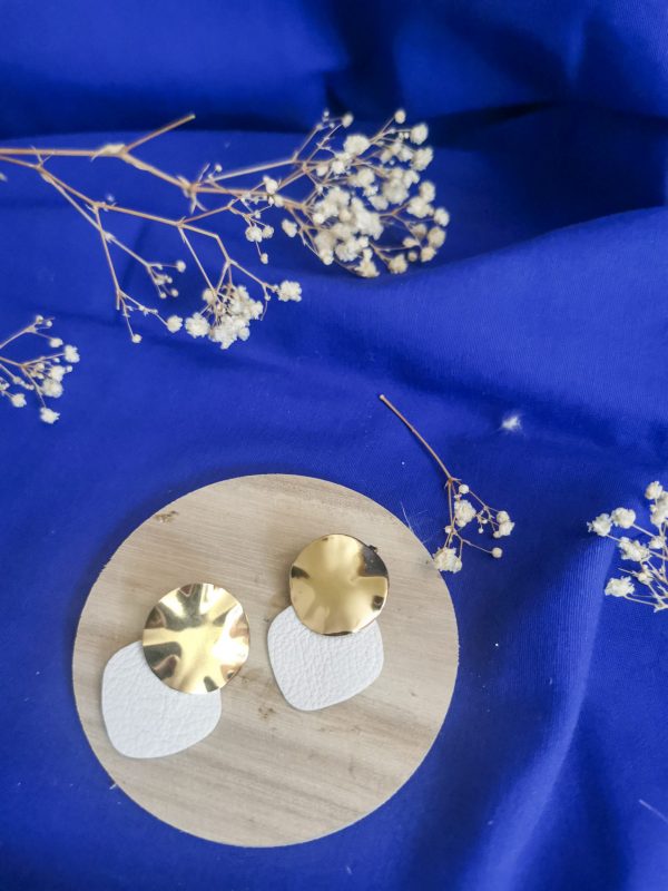 Boucles d'oreilles rondes, modulables_laiton doré à l'or fin et en cuir_Myosi_3 Boucles d'oreilles rondes, modulables en laiton doré à l'or fin et en cuir - Myosi