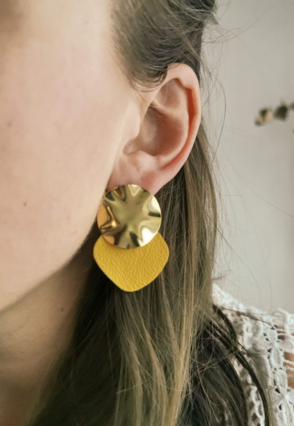 Boucles d'oreilles rondes, modulables_laiton doré à l'or fin et en cuir_Myosi_6 Boucles d'oreilles rondes, modulables en laiton doré à l'or fin et en cuir - Myosi