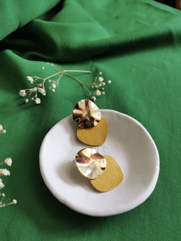 Boucles d'oreilles rondes, modulables_laiton doré à l'or fin et en cuir_Myosi_7 Boucles d'oreilles rondes, modulables en laiton doré à l'or fin et en cuir - Myosi