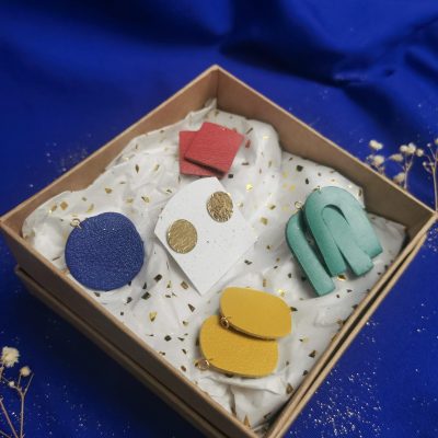 Coffret cadeau de bijoux pour femmes Coffret cadeau bijoux femmes - Une petite base ronde et 4 éléments colorés